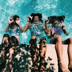 Meet your Posher, Ella